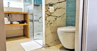 Salle de bain suite EN EAUX DOUCES au COTTAGE LIMOUSIN_18