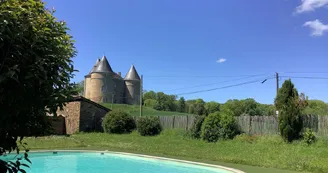piscine partagée donnant sur le château de Brie_4 piscine partagée donnant sur le château de Brie_4