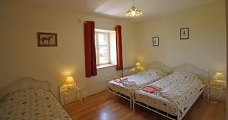 Gite" La Feuillardière" à Champagnac La Riviere en Haute-Vienne chambre en haut_33 Gite" La Feuillardière" à Champagnac La Riviere en Haute-Vienne chambre en haut_33