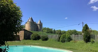piscine partagée donnant sur le château de Brie_4 piscine partagée donnant sur le château de Brie_4