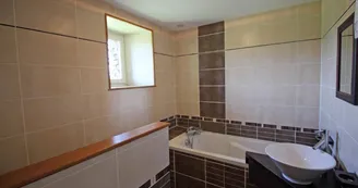 Gite" La Feuillardière" à Champagnac La Riviere en Haute-Vienne salle de bain "italienne"_30 Gite" La Feuillardière" à Champagnac La Riviere en Haute-Vienne salle de bain "italienne"_30