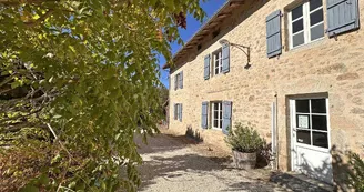 Gîte 'La Maison' à Saint Auvent en Haute-Vienne (Nouvelle Aquitaine) - salle commune_3