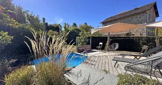 Gîte 'L'école' à Saint Auvent en Haute-Vienne (Nouvelle Aquitaine) - espace commun piscine_36
