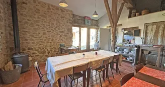 Gîte 'L'école' à Saint Auvent en Haute-Vienne (Nouvelle Aquitaine) - salle commune_25