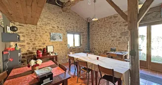 Gîte 'L'école' à Saint Auvent en Haute-Vienne (Nouvelle Aquitaine) - salle commune_24