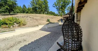 Gite de la Petite Lisonne - commune de Marval en Haute-vienne - Limousin - parking privé sur le côté du gîte_27