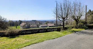 Gîte chez Marie-Louise à Dournazac en Haute-Vienne - Nouvelle Aquitaine - devant le gîte_17 Gîte chez Marie-Louise à Dournazac en Haute-Vienne - Nouvelle Aquitaine - devant le gîte_17
